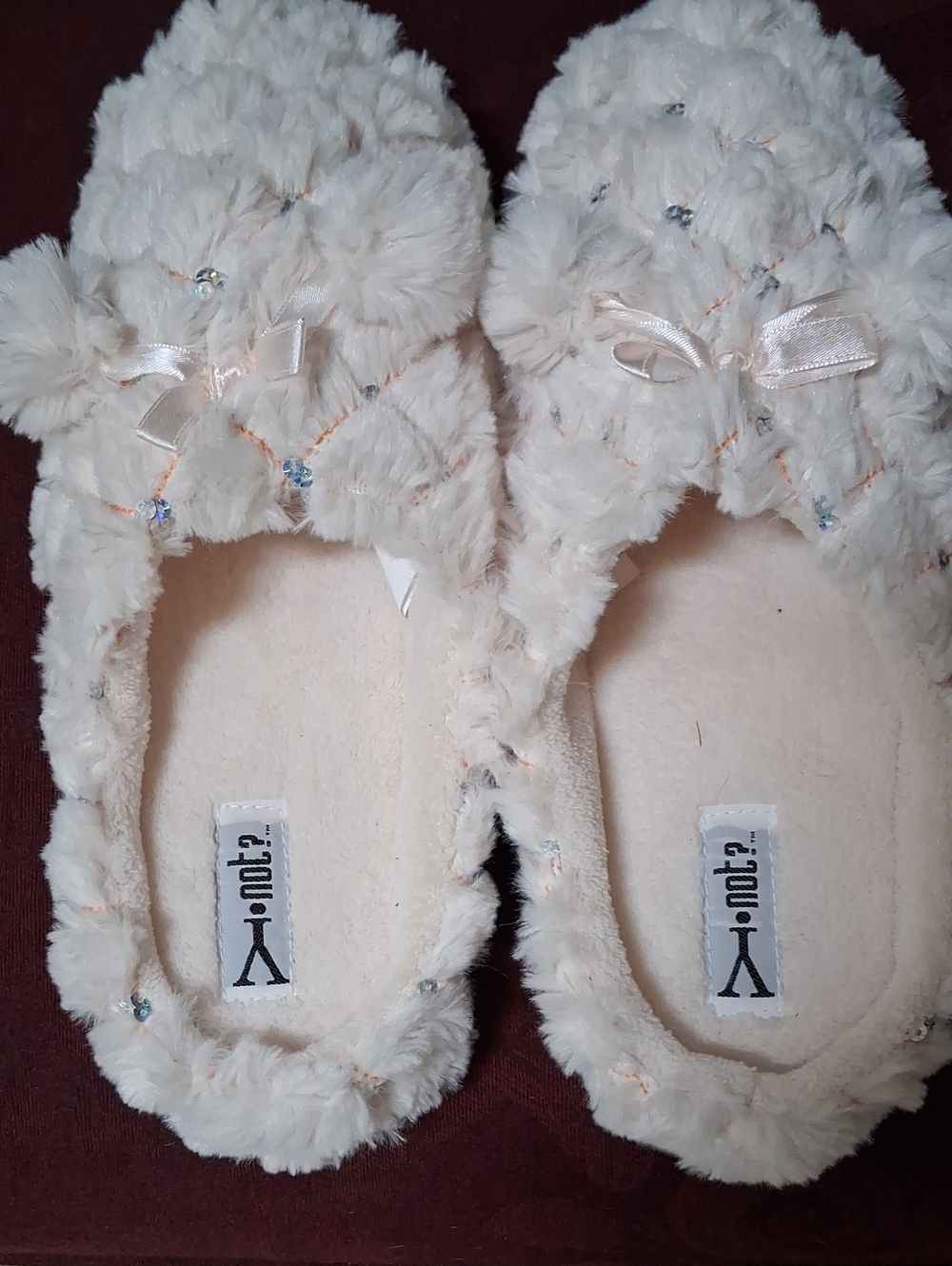 NEW! Woman Plush Bow Slip-On Shoes in Cream